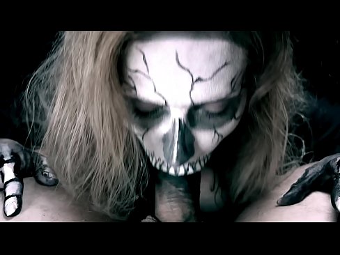 ❤️ Demoniczna dziewczyna ssąca kutasa swoimi czarnymi ustami i połykająca spermę. ☑ Fucking video at pl.cbddeluxe.top ❌️❤